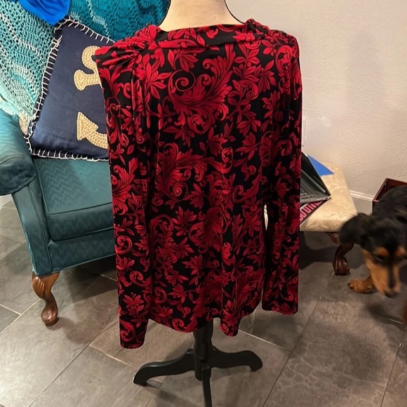 Red and black long sleeve blouse 90% Polyester 5% spandex - Picture 3 of 4